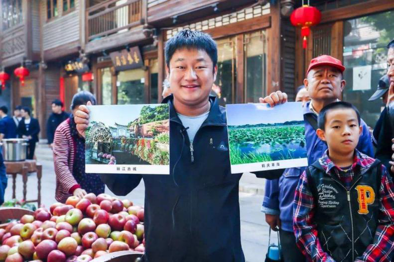 抖音達(dá)人石榴哥化身嗨學(xué)體驗官，空降新華引爆直播間